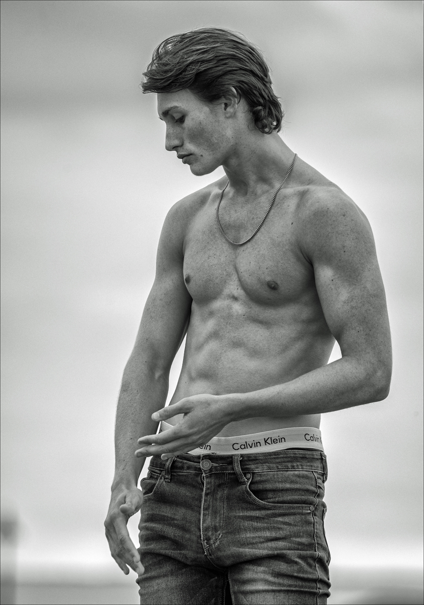 Tom amateur model-Mark Rivers
